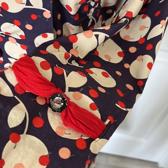 Red cherry with different color patterns. - Picture 4 of 7